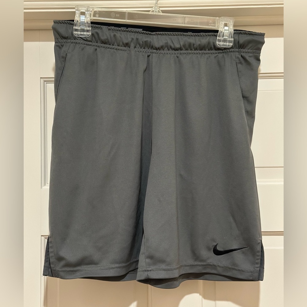 Nike Men's Dark Gray Athletic Shorts